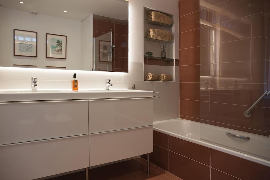Superb Townhouse In Golden Mile Lägenhet Marbella Exteriör bild
